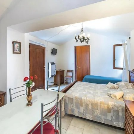 Four-bedroom Holiday In -tr- Сasa de vacaciones Allerona