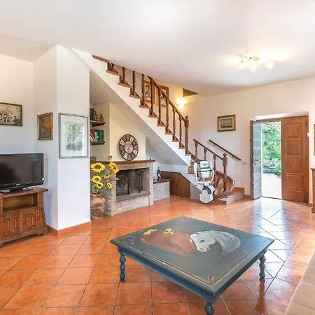 Four-bedroom Holiday In -tr- Allerona