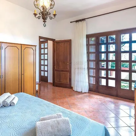 Сasa de vacaciones Four-bedroom Holiday In -tr- Allerona
