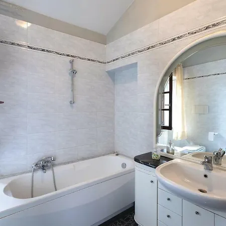 Сasa de vacaciones Four-bedroom Holiday In -tr-